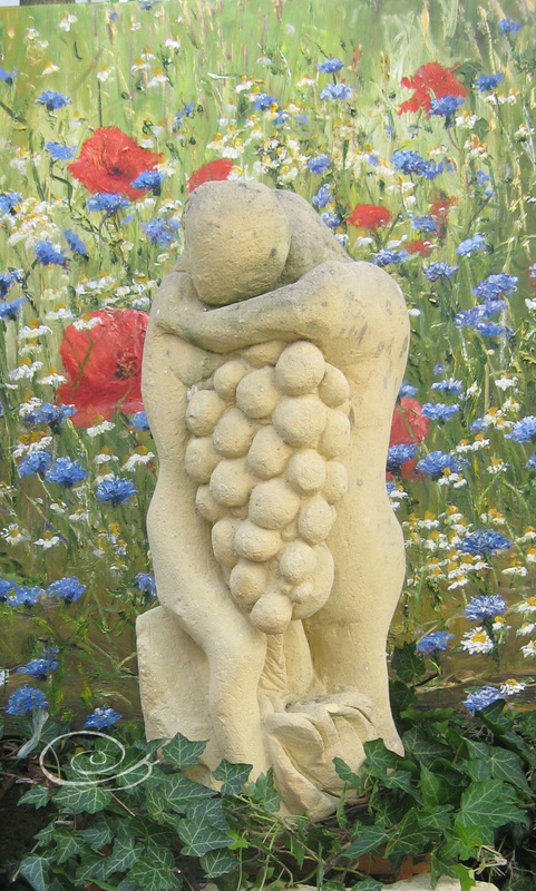 vruchtvolle omhelzing, mergel sculpture